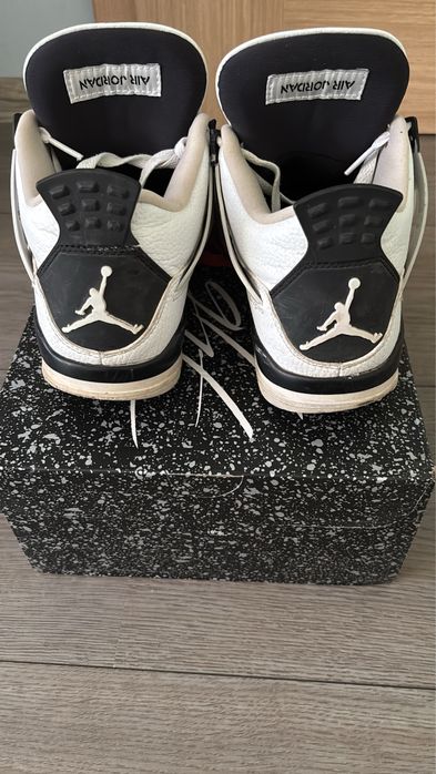 Jordan 4 Military black