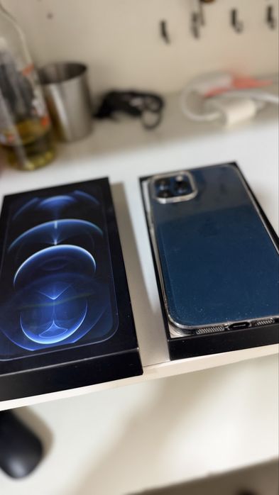 продам iPhone 12 pro Max 128GB