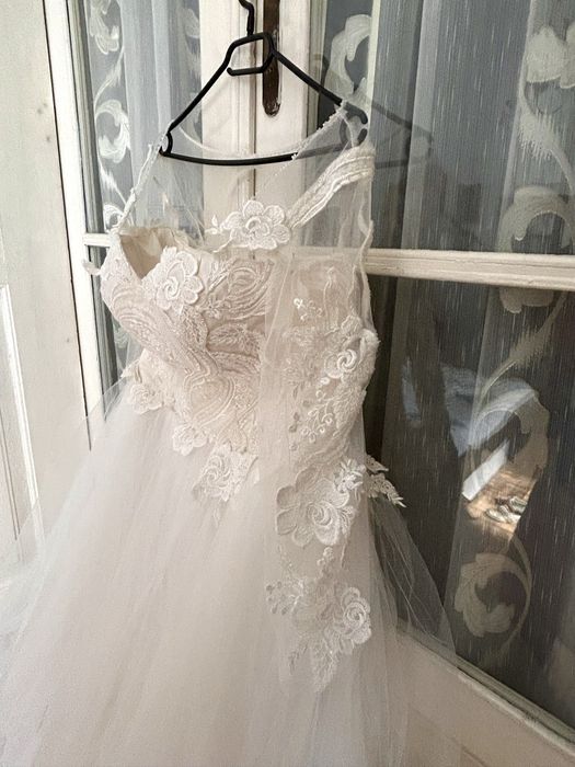 Rochie mireasa marime 52