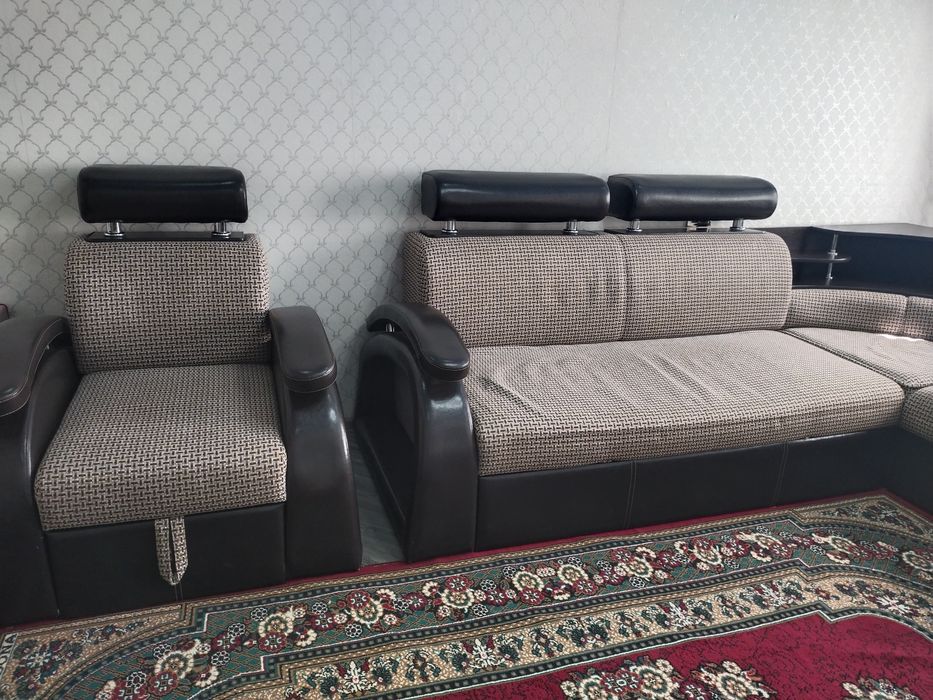 Угловой диван с креслом