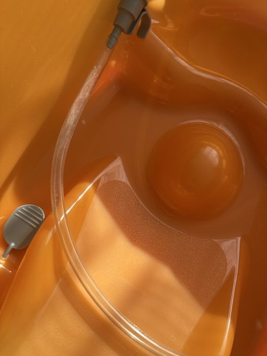 Анатомично корито с постава на марката Лорели + термомееър подарък