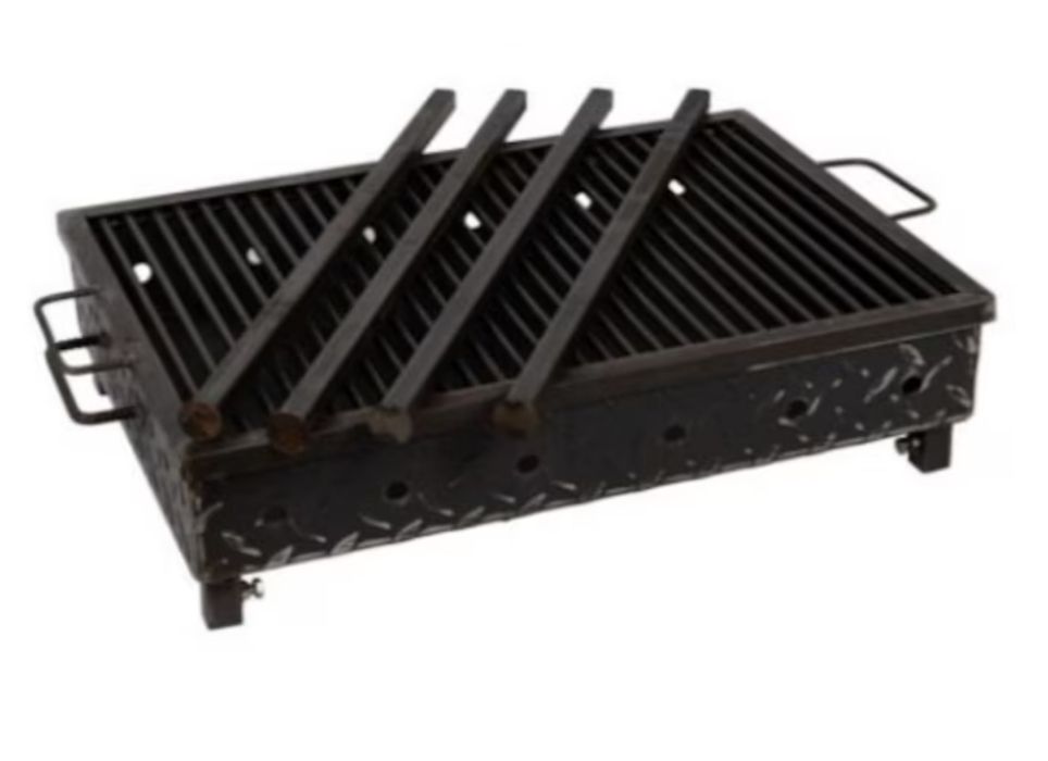 Grătar striat de grădină pe cărbuni 70 / 50 grosimea tablei 5 mm.