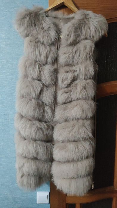 Меховая жилетка из песца