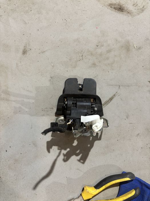 Audi Q7 2013 година Брава заден капак багажник