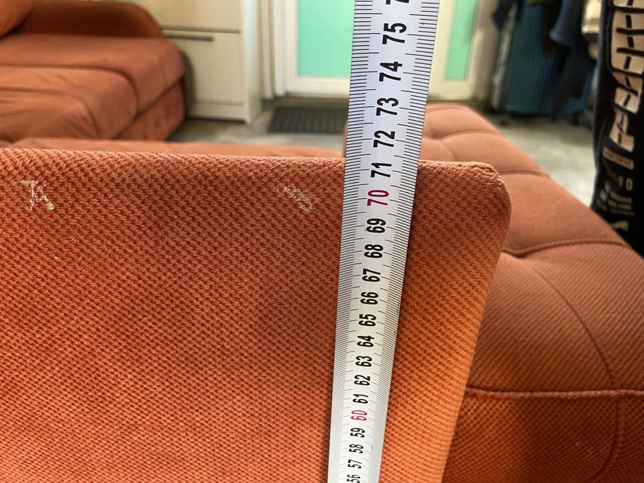 Продам диван в хорошем состояние