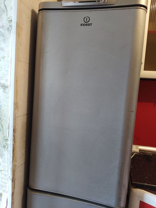 Холодильник сатылады