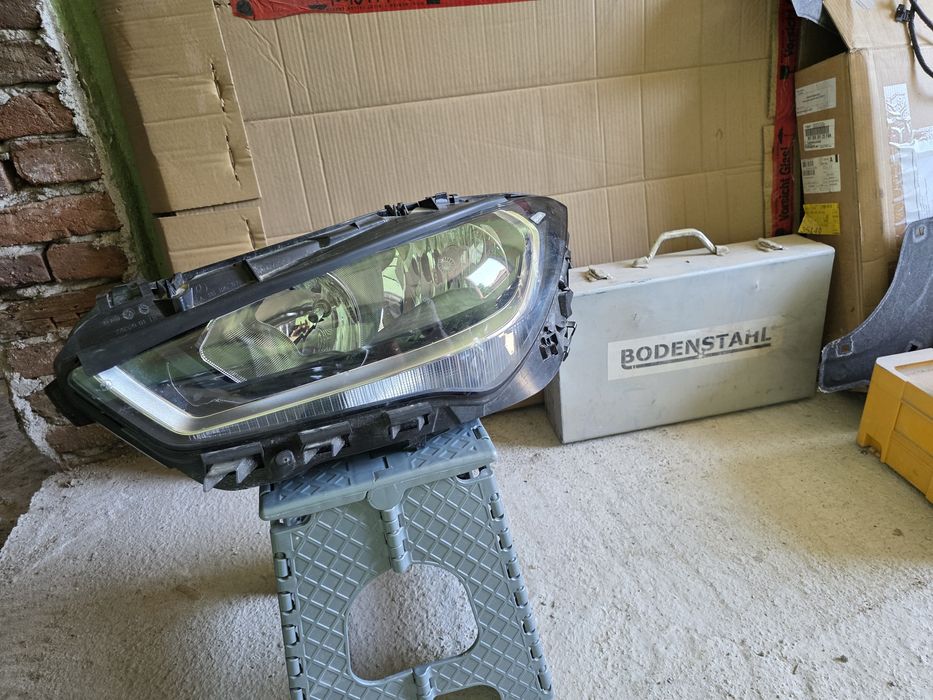 Mercedes Benz CLA W118  2021 ляв фар 2бр