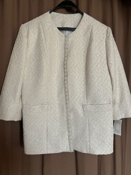 Рокля със сако-мръсно бяло