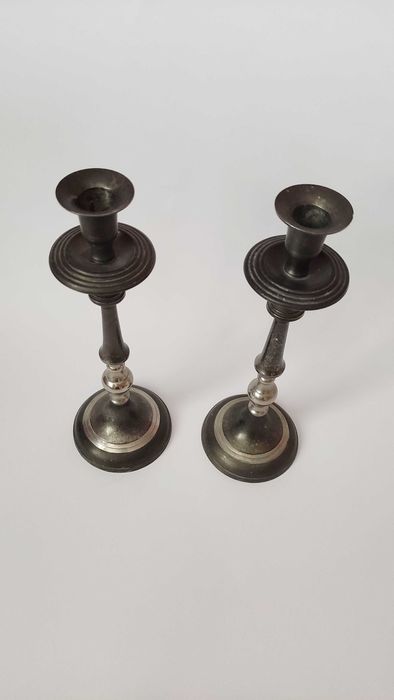 Двойка свещници от метал