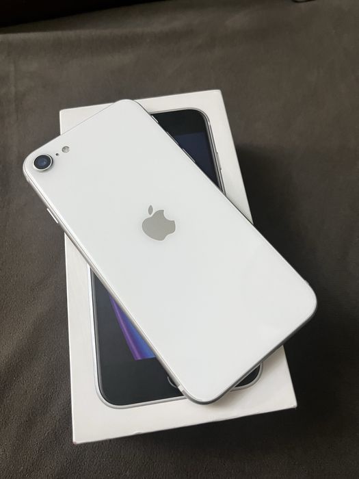 IPhone se 2020 в идеальном состоянии