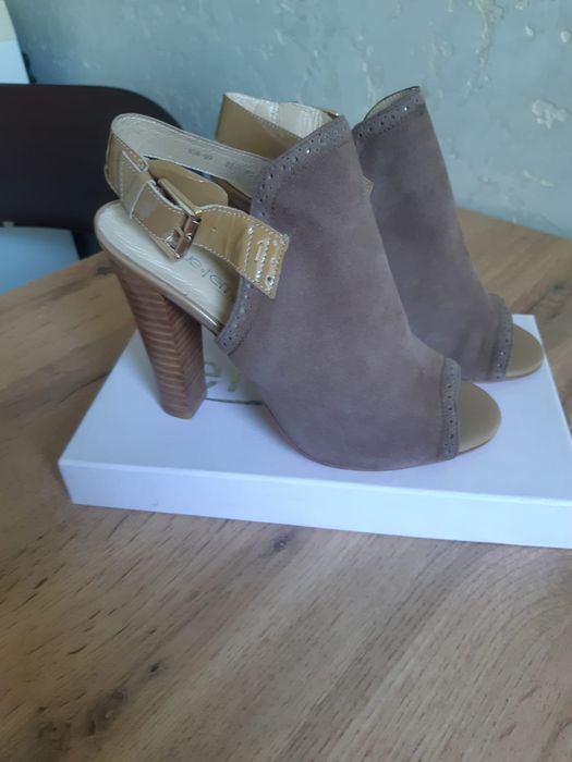 Босоножки кожаные 37р.