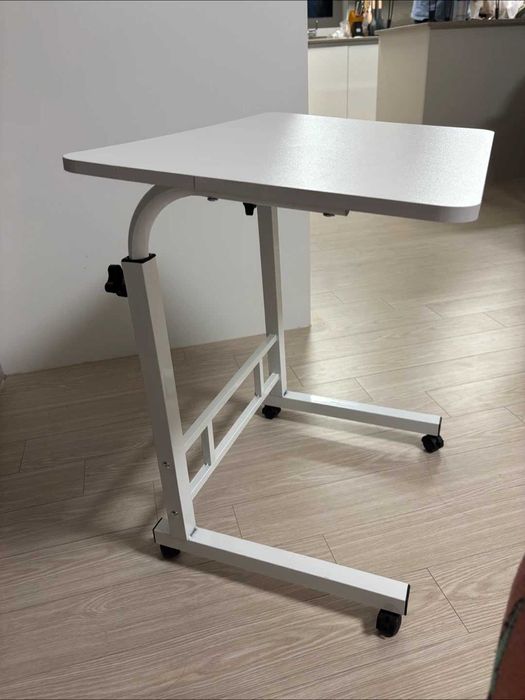 Стол детский или для ноутбука