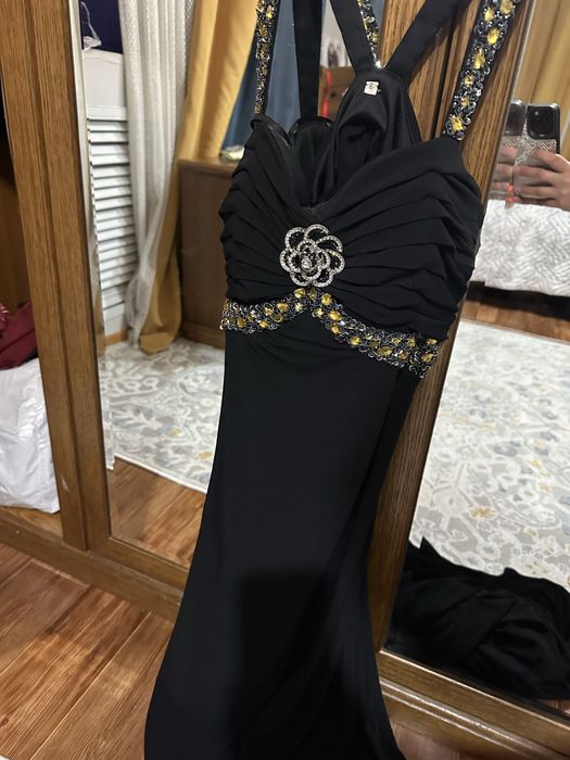 Вечернее платье шикарное