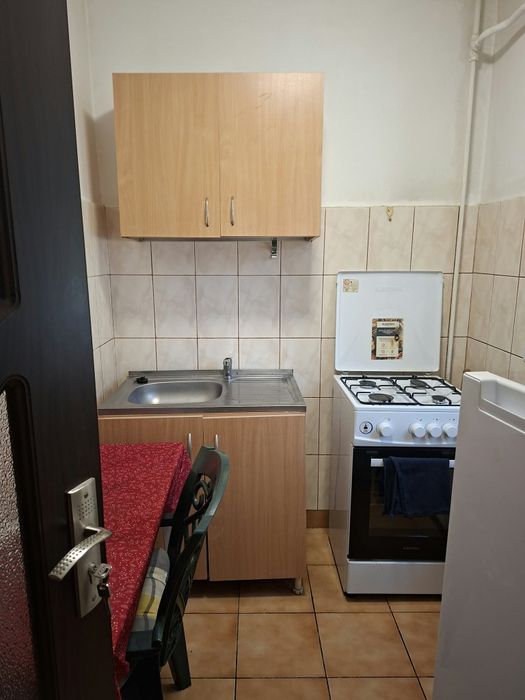 Garsoniera de închiriat zona Lapus