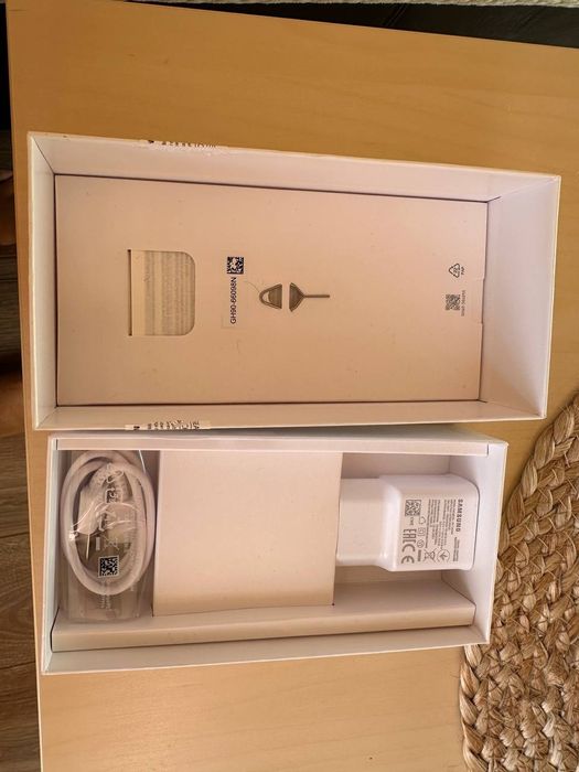 Продавам Samsung Galaxy A52s 5G - в отлично състояние