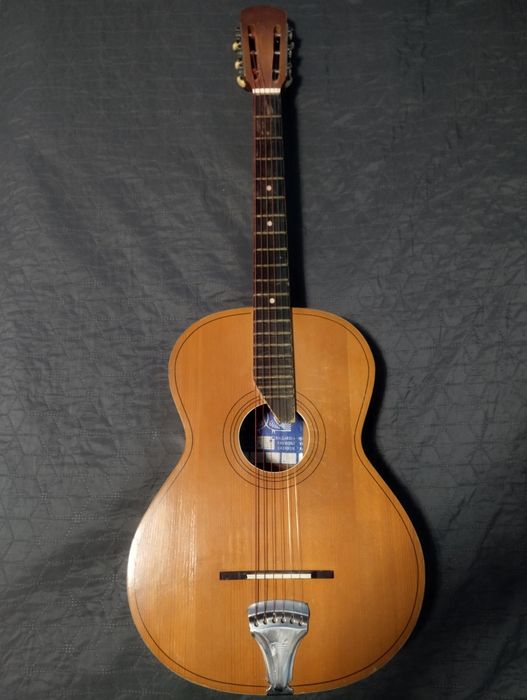 Българска акустична китара