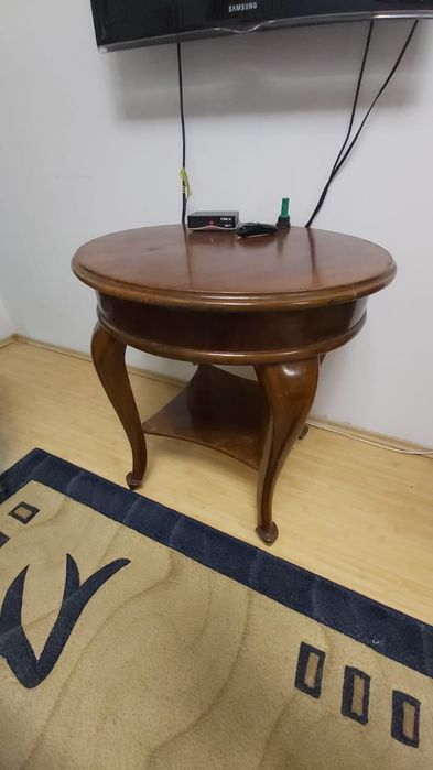 Vând mobilier vechi