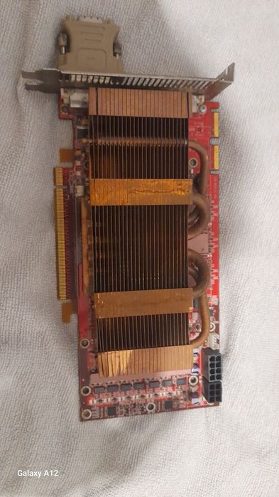 9800 GTX overclockate/ cu cooler bun.