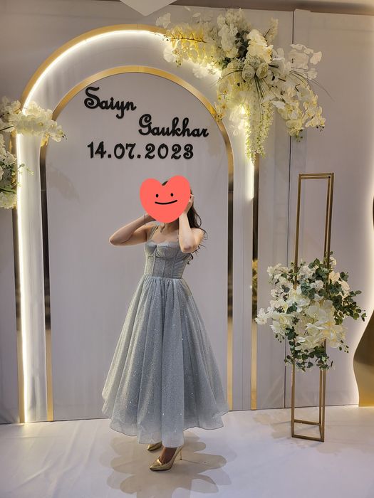 Платье вечернее серебристое