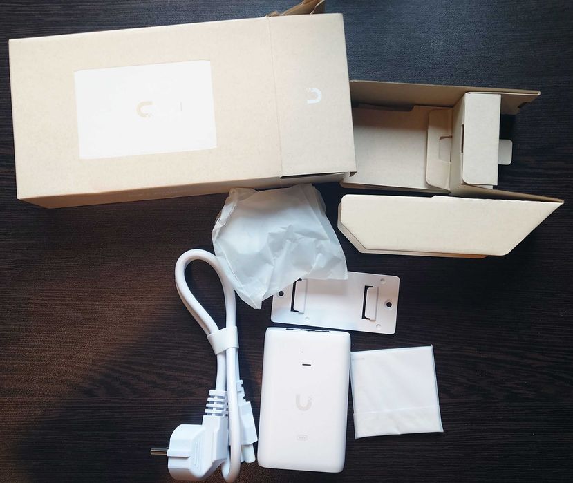 Adaptor alimentare UniFi 2.5G PoE+ (30W) UACC-PoE+-2.5G