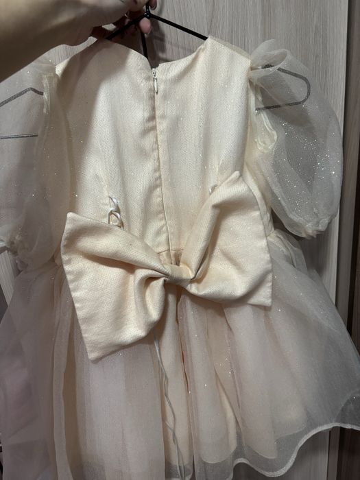 Красивое платье на 4-5лет