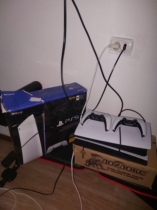 Ps 5 slim 1TB два джостик + подписка игры