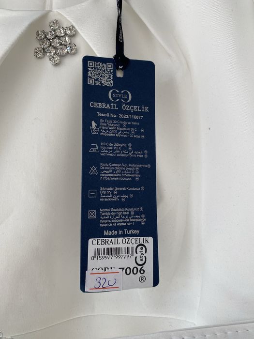 Rochie noua cu etichetă