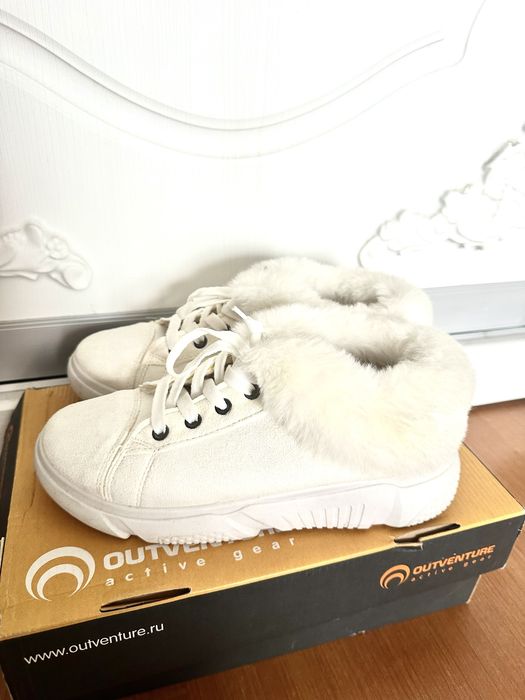 Продам кроссовки зимние