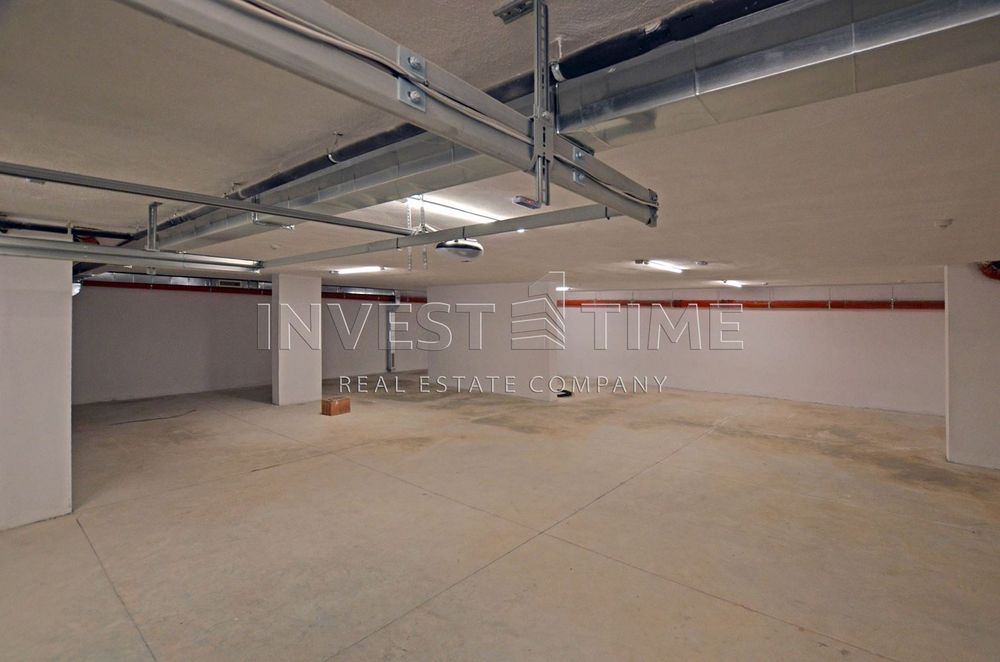 Просторен тристаен апартамент в нова сграда с Акт 16