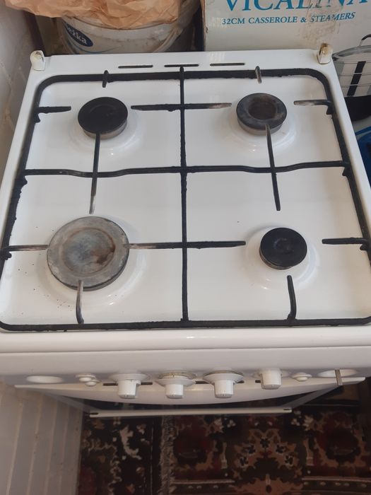 Продам газ плиту