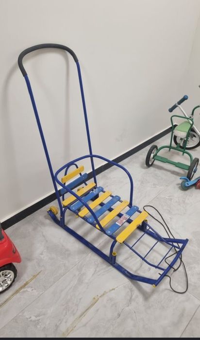 Продам саньки новая