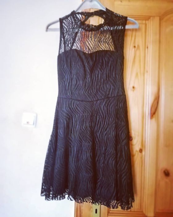 Официална черна рокля