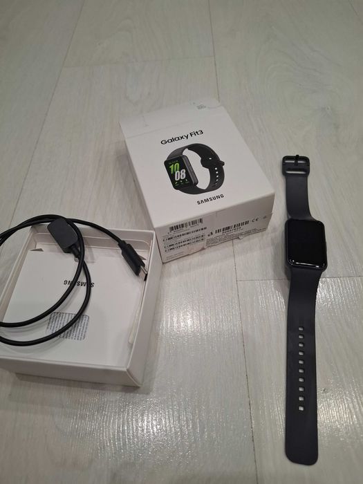 Смарт часовник  Samsung galaxy fit3