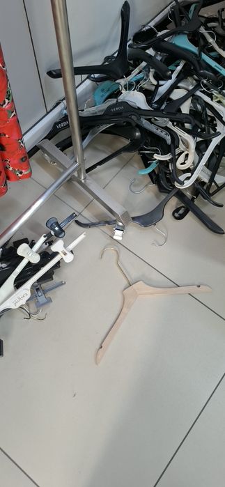 Продам зеркало, рейлы,плечики, ленты