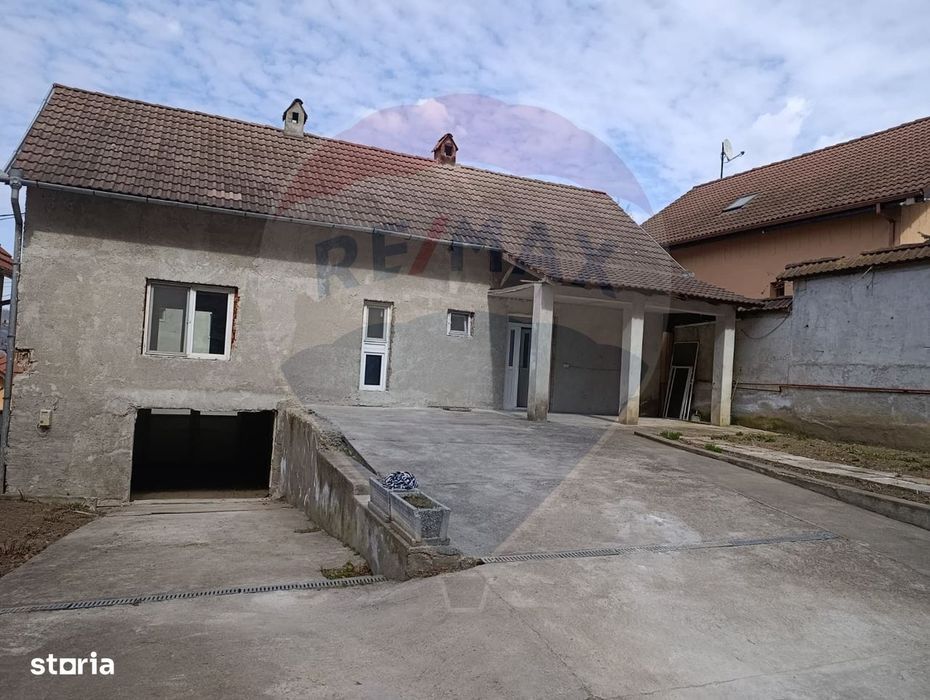 Investiție rară lângă Sighișoara – de vanzare casa lângă pădure și E60
