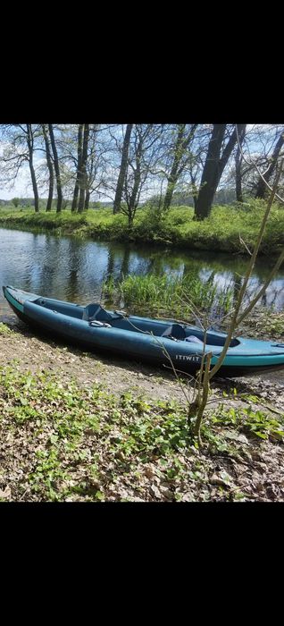 Caiac gonflabil 3 locuri Decathlon + 2 vâsle + pompă – ca nou