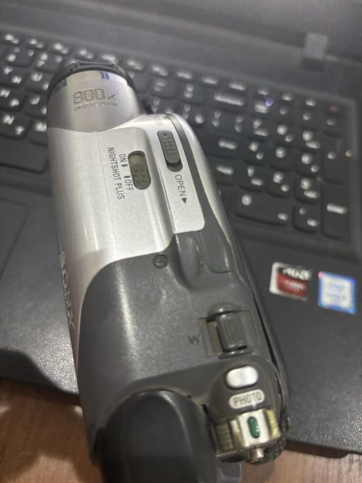 Видеокамера SONY DCR-DVD105