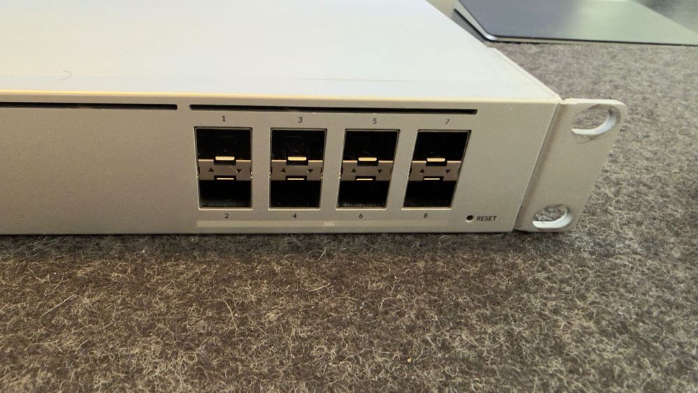 UNIFI USW-AGGREGATION, switch 10 GB, folosit, stare impecabila.