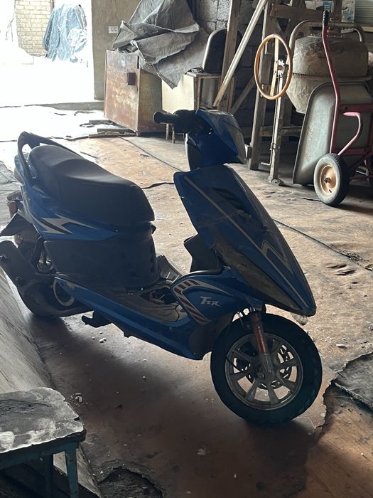 Продам скутер 110