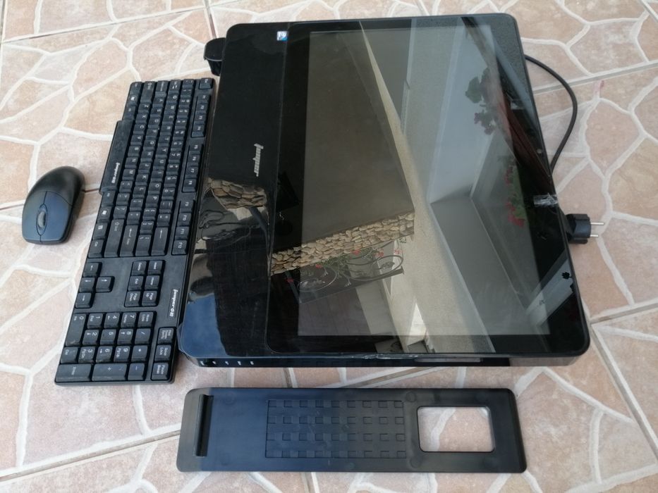 Computer masa tip tv