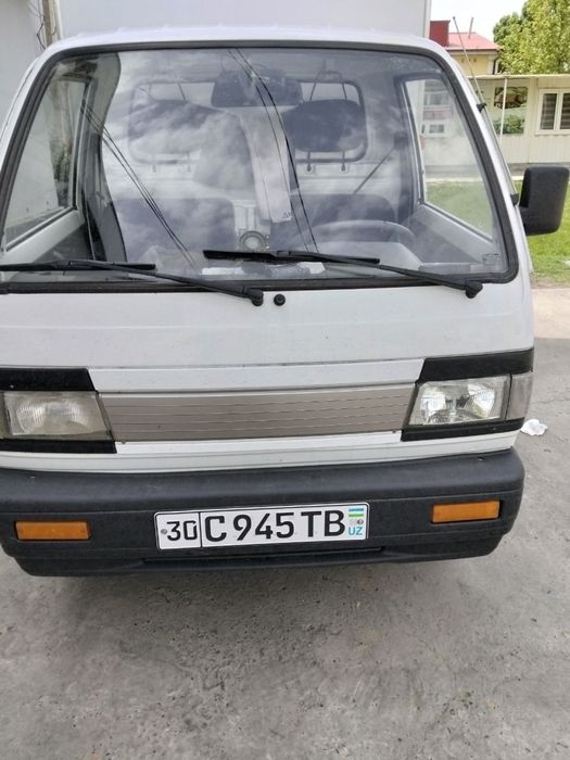 Мошина тошкентда юрган
