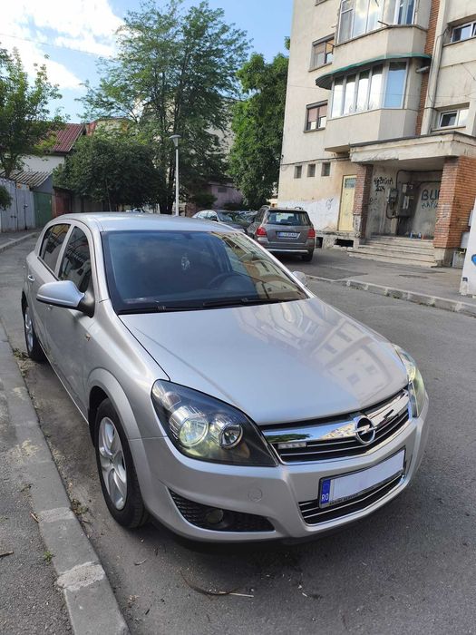 Autoturism Opel Astra H