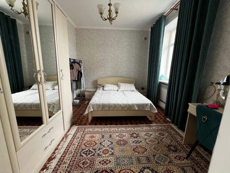 Үй сатылады,жері үлкен