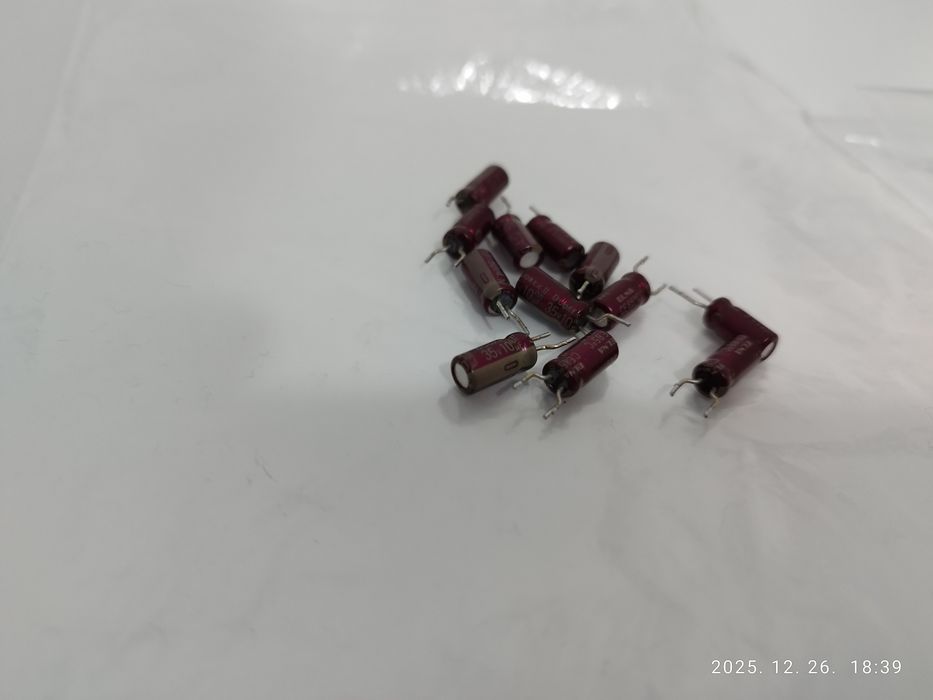 Vând condensatoare Nichicon  Gold,Elna duorex 2 toate împreunā 30ron