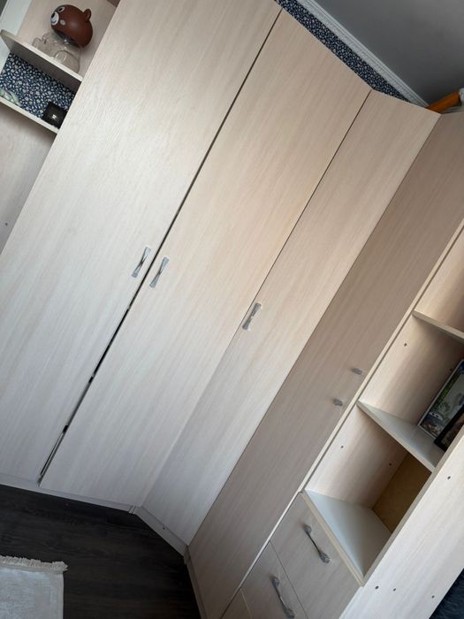 Продам мебель  шкаф кровать