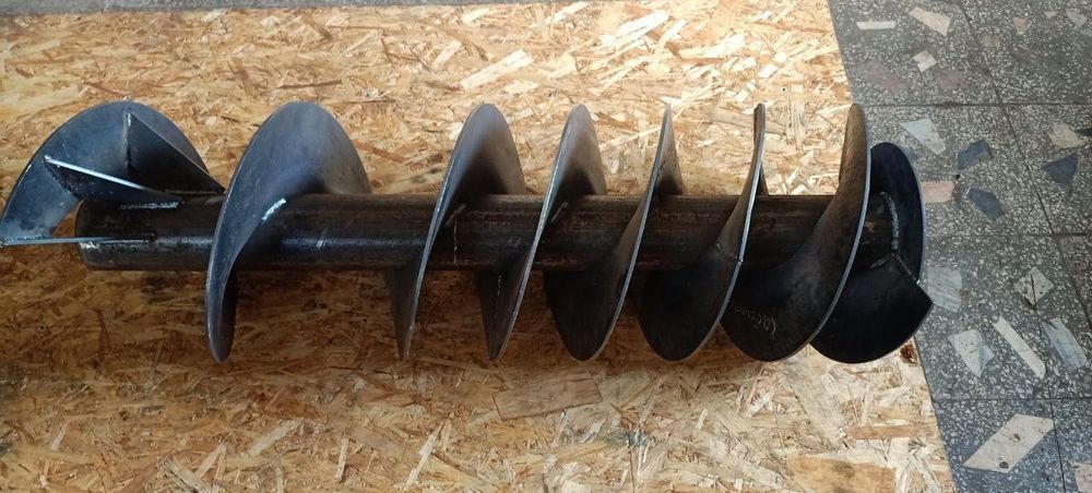 Melc snec combina agricola Claas, New Holland