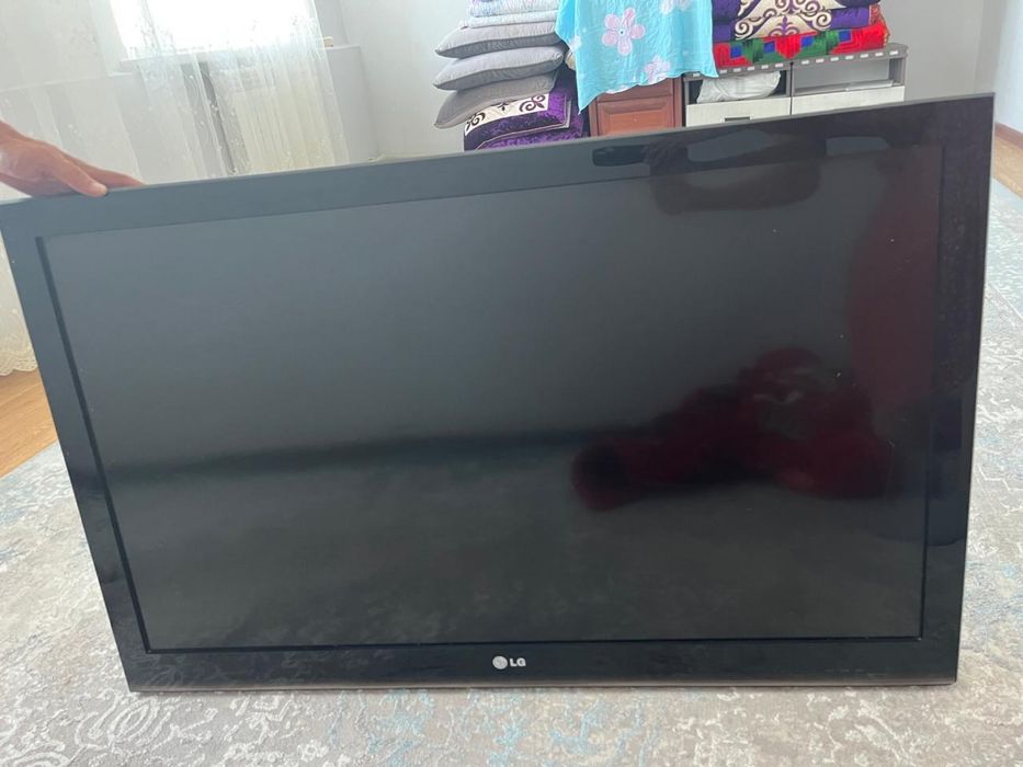 Телевизор LG (2010 года)