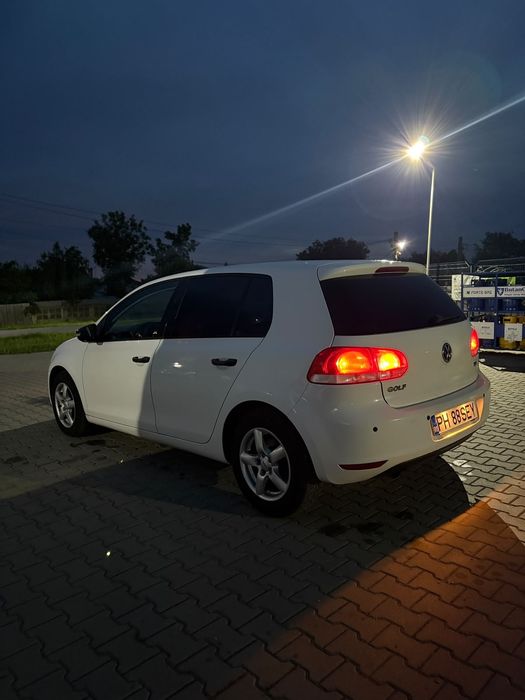 VOLKSWAGEN Golf 2011 — imagine 4