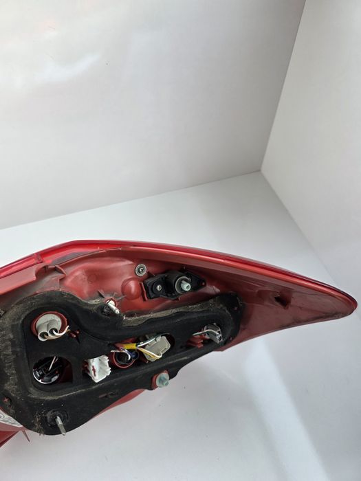 Ляв стоп Toyota Auris E15 010-012г.