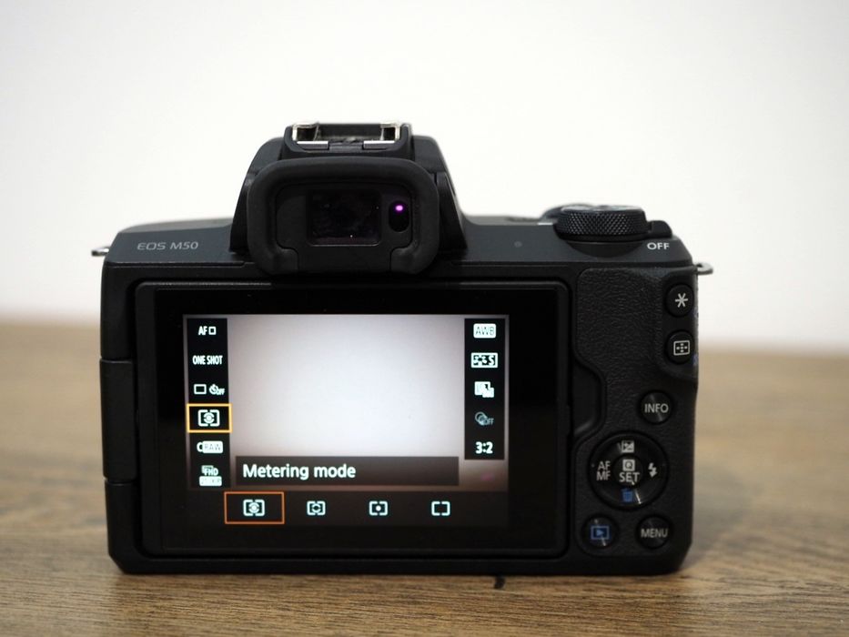 Canon M50 mk I,  Canon 15-45mm